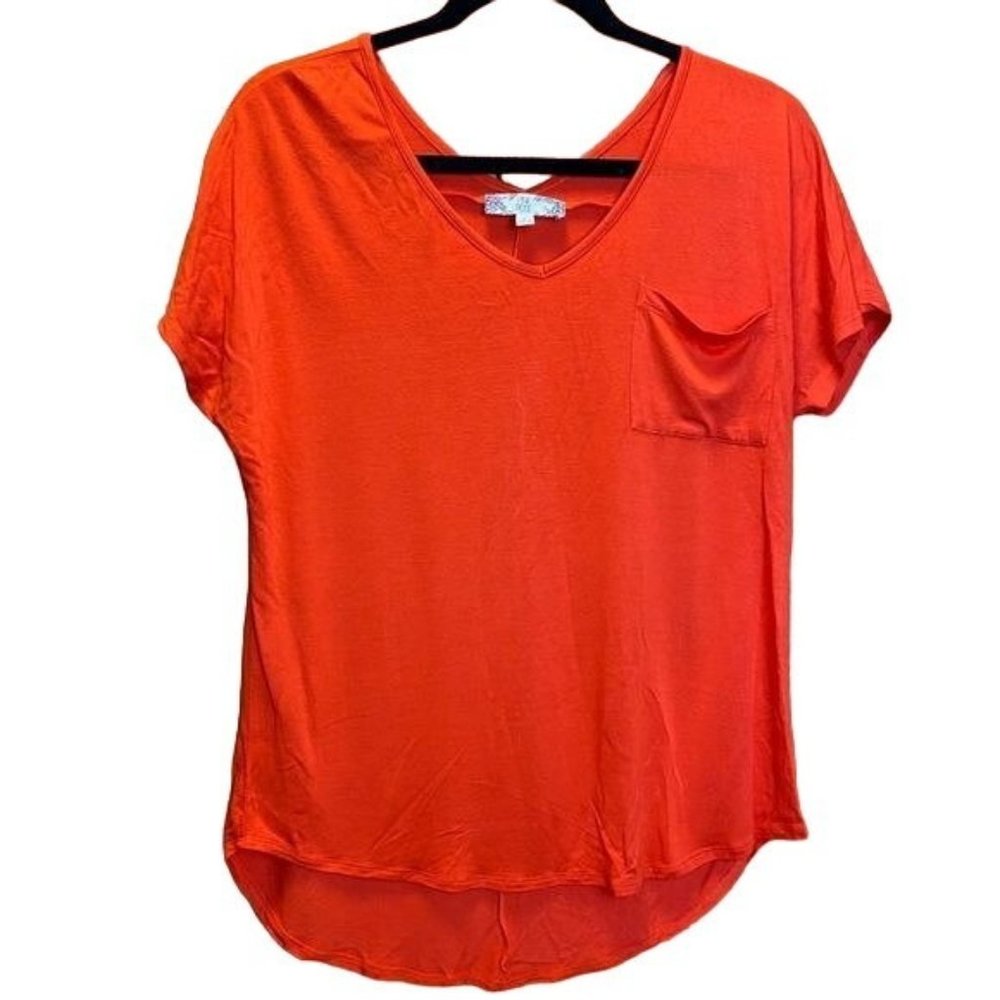 Pink Rose Orange one Pocket V-Neck High Low Hem Short Sleeve T-Shirt Size Medium